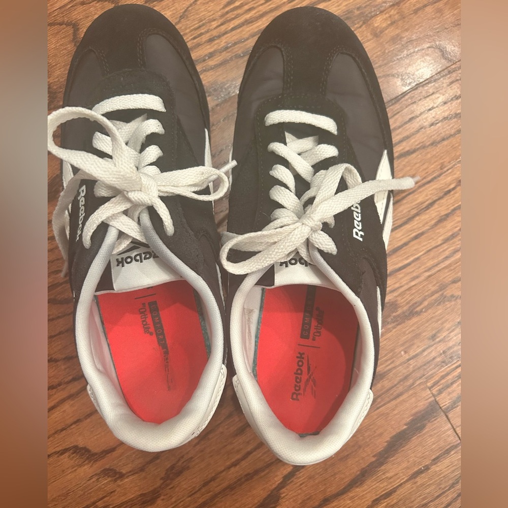 Women’s Reebok Fiori Sneakers 🖤❤️ - Picture 7 of 10